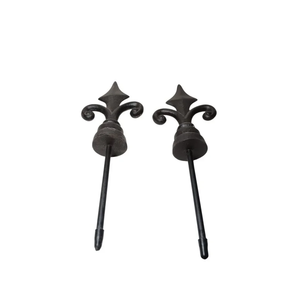 Garden Hose Guides Stakes Fleur de Lys Cast Iron Lot of 2 NOS - Picture 6 of 11